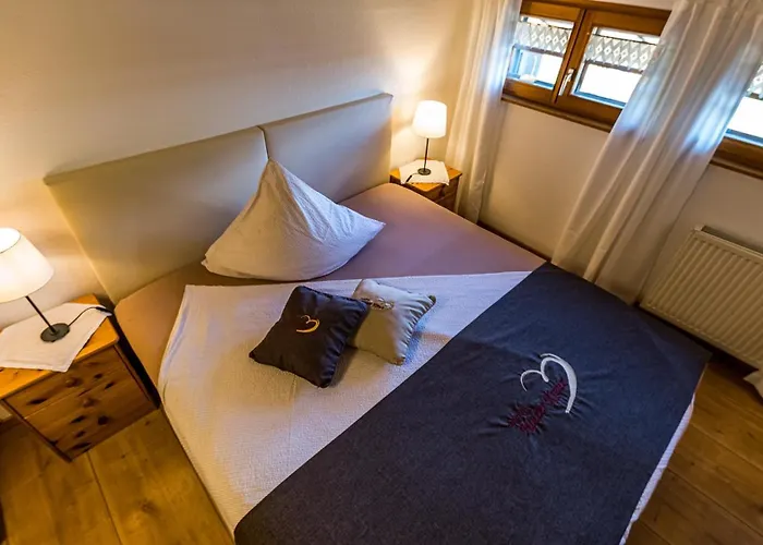 Апартаменты Gaestehaus Holzer Kreuz - 